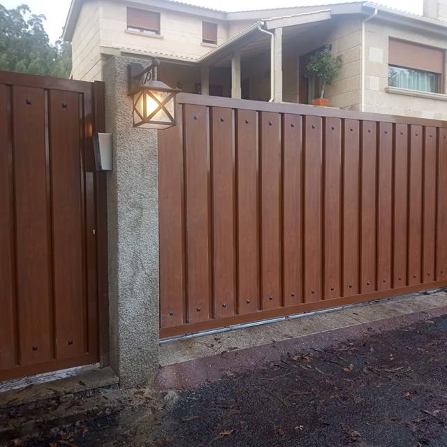  Fabricación de portales y puertas de garaje