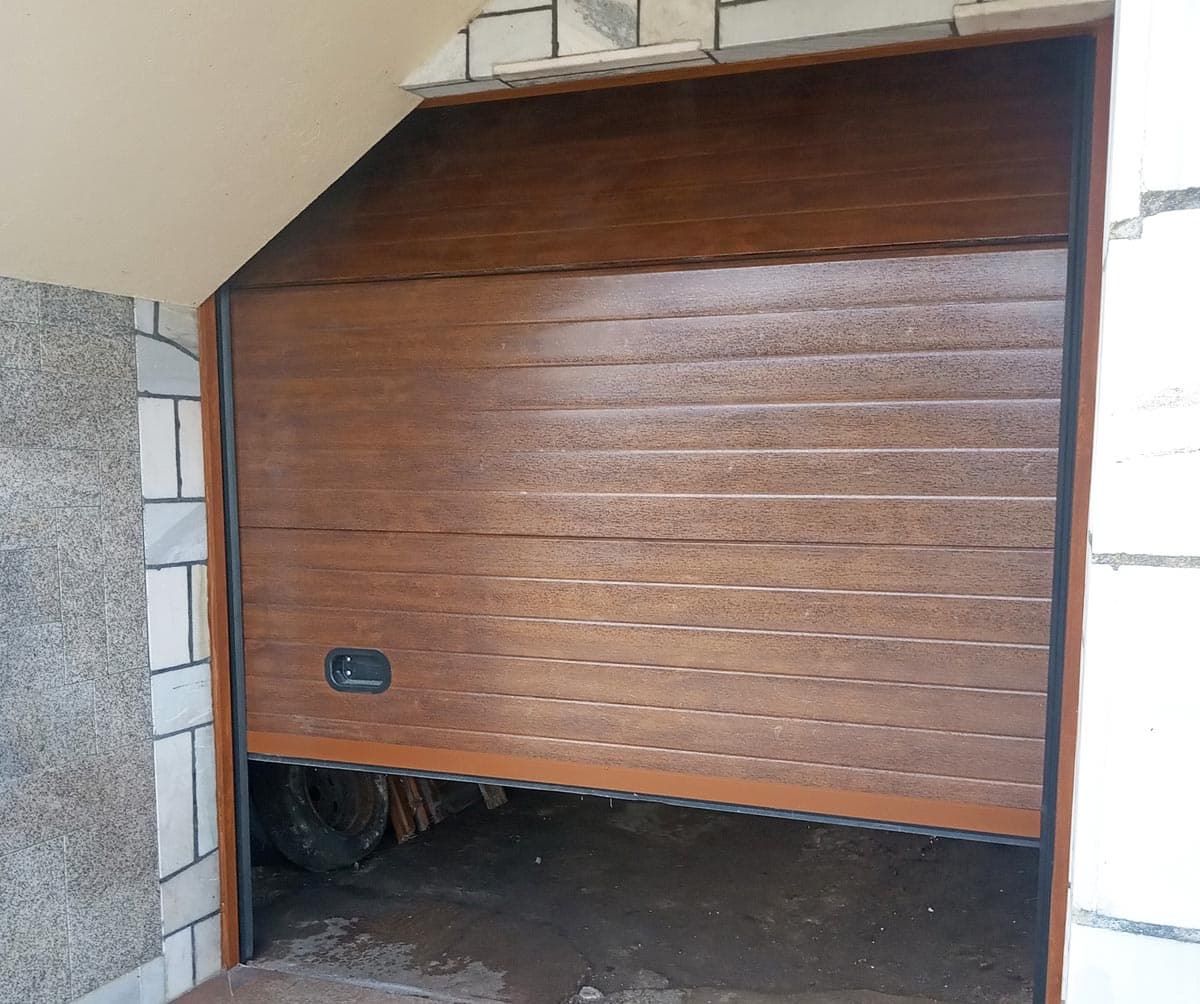 Puertas seccionales, una puerta de garaje muy deseada