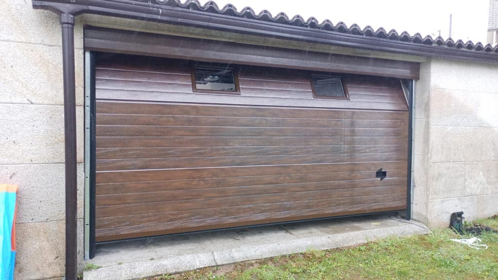 Deja en nuestras manos la nueva puerta para tu garaje