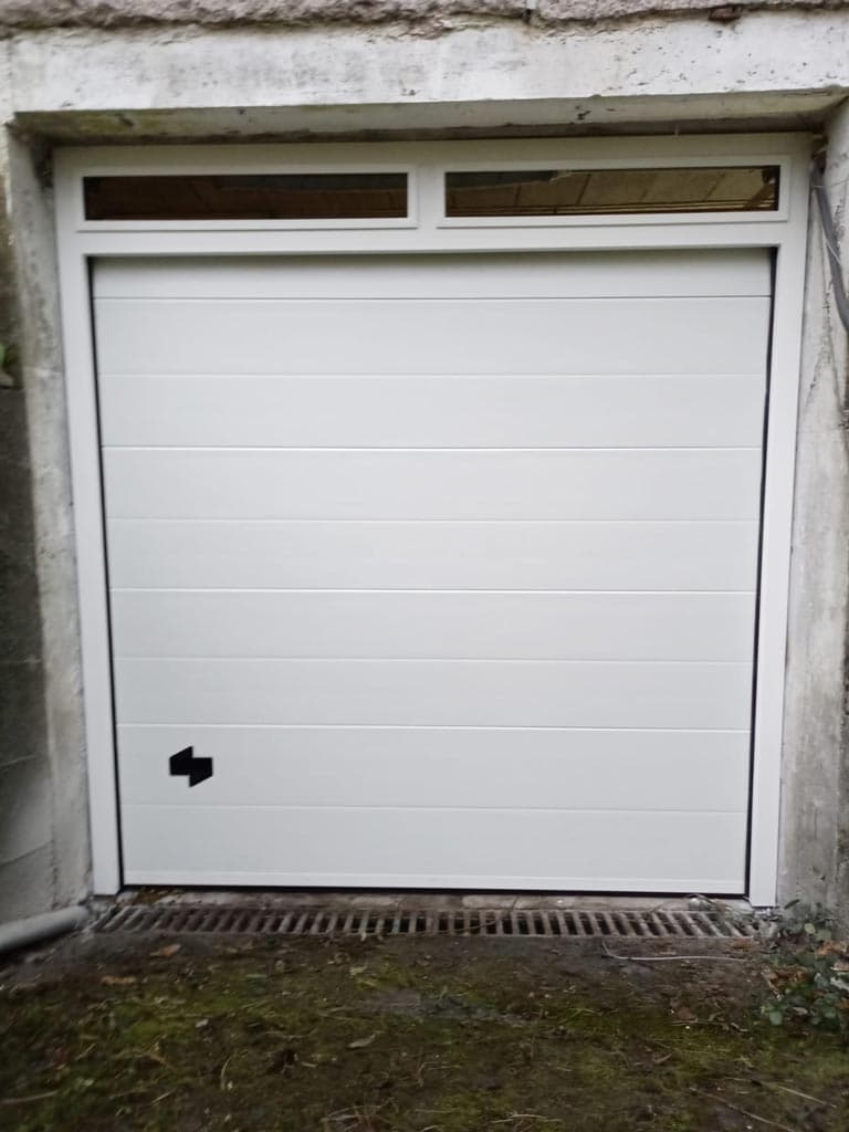 ¿Pensando en automatizar la puerta de tu garaje? Nos encargamos